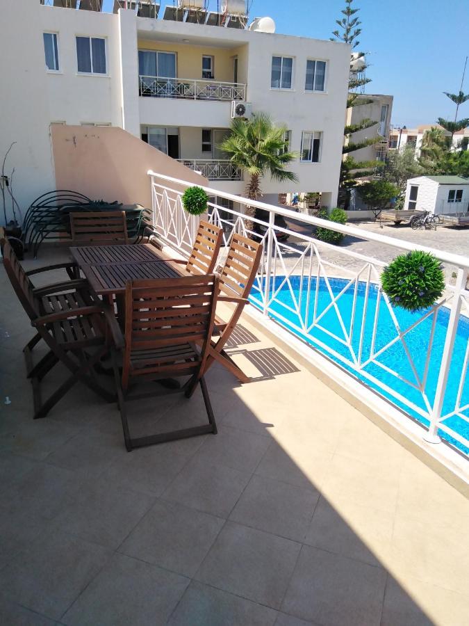 Kato Paphos Suites Esterno foto