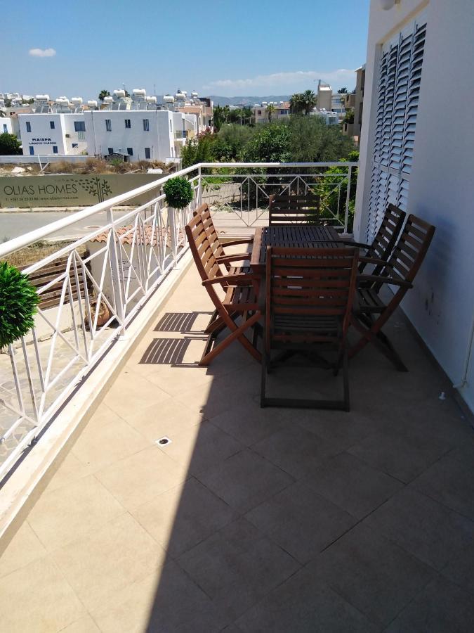 Kato Paphos Suites Esterno foto