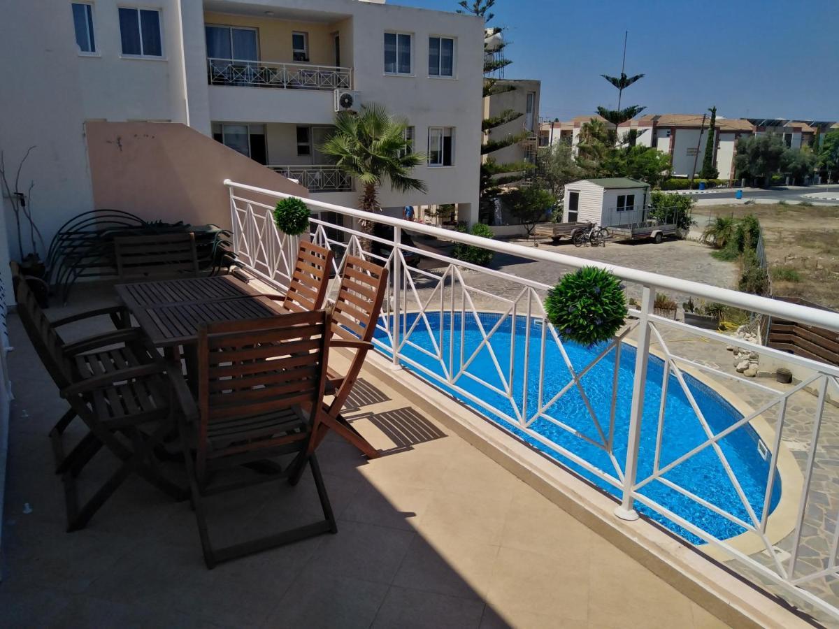 Kato Paphos Suites Esterno foto